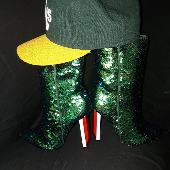 NWOB Red Heel Green Sequin Fly Bootie - Picture 3 of 3